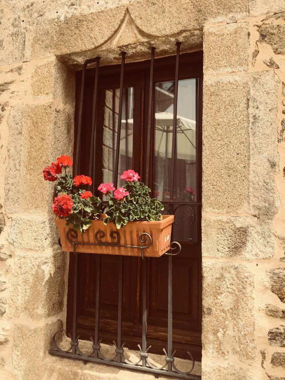 La Hoja De Roble Pensionat Puebla de Sanabria Exteriör bild